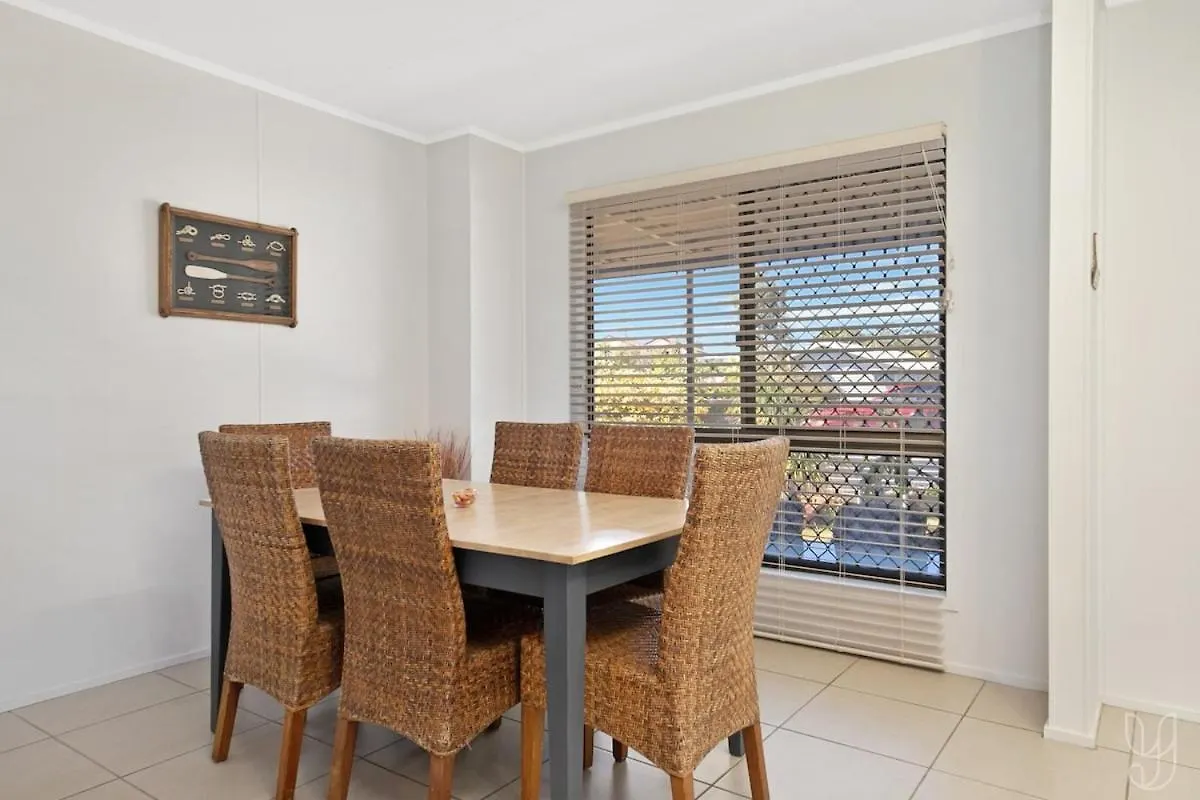 Beach Vibes In Cooee Bay With High-Speed Internet Yeppoon Holiday home